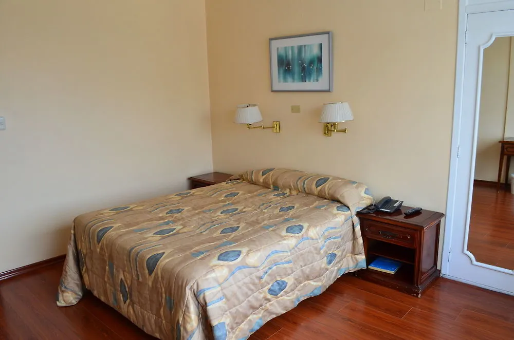 Hotel Tambo Real