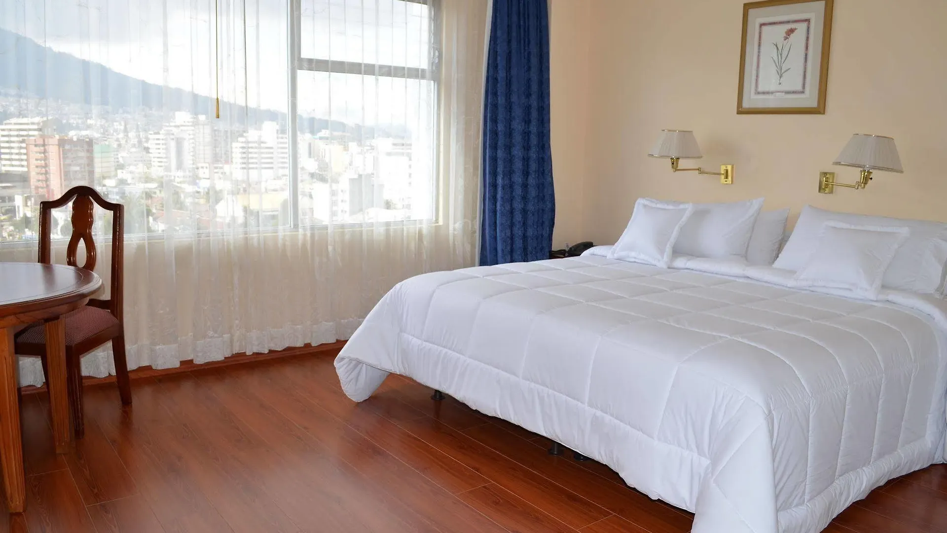 Hotel Tambo Real