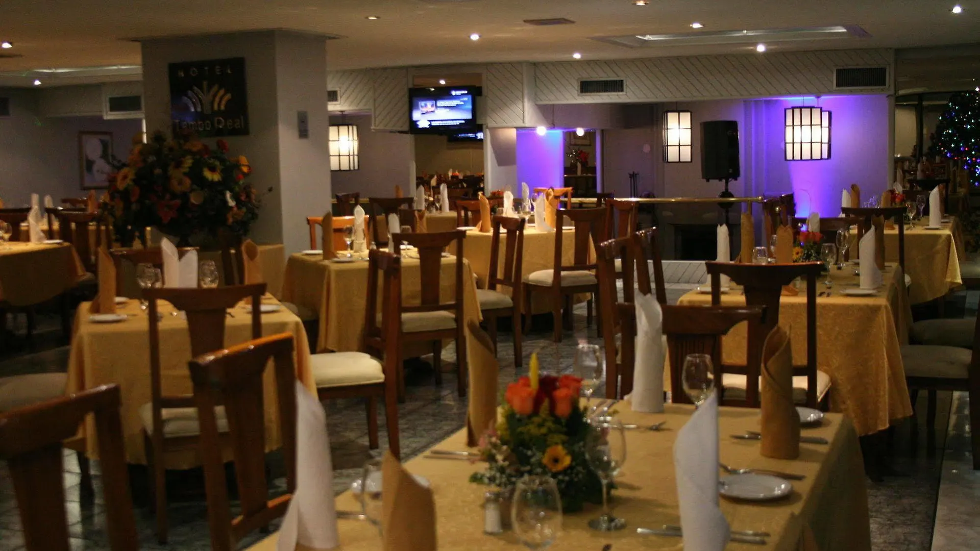 Hotel Tambo Real